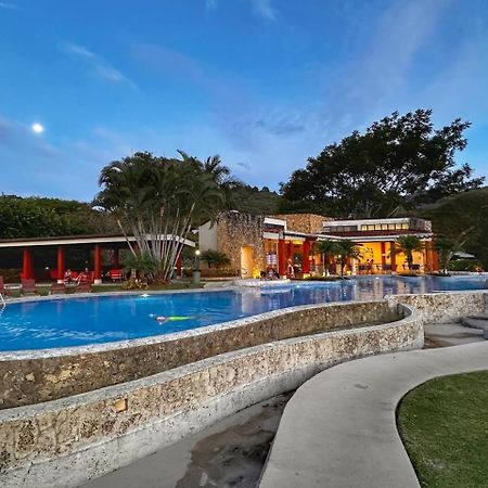 Cr Mariposa Rentals Comfortable Penthouse, Ac, Pool, Gym, Tennis Санта-Ана Екстер'єр фото
